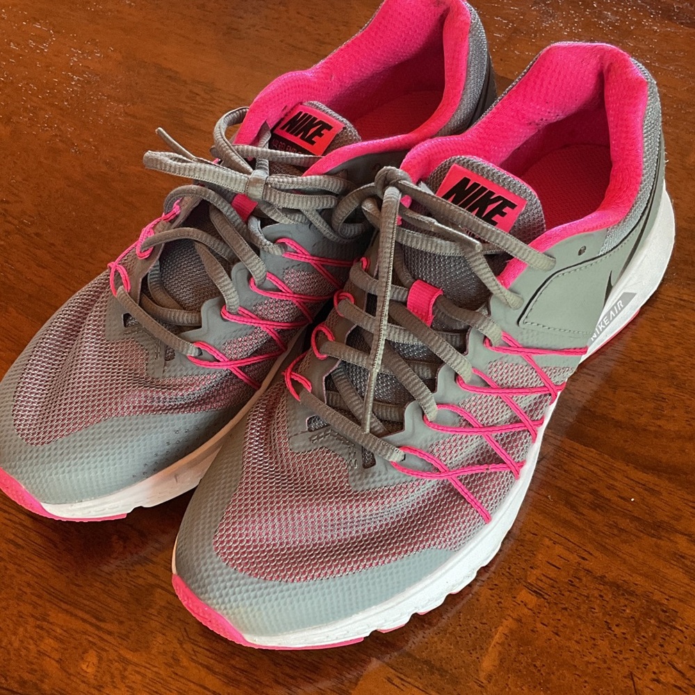 Nike Women's Athletic Shoes in Gray and Pink
